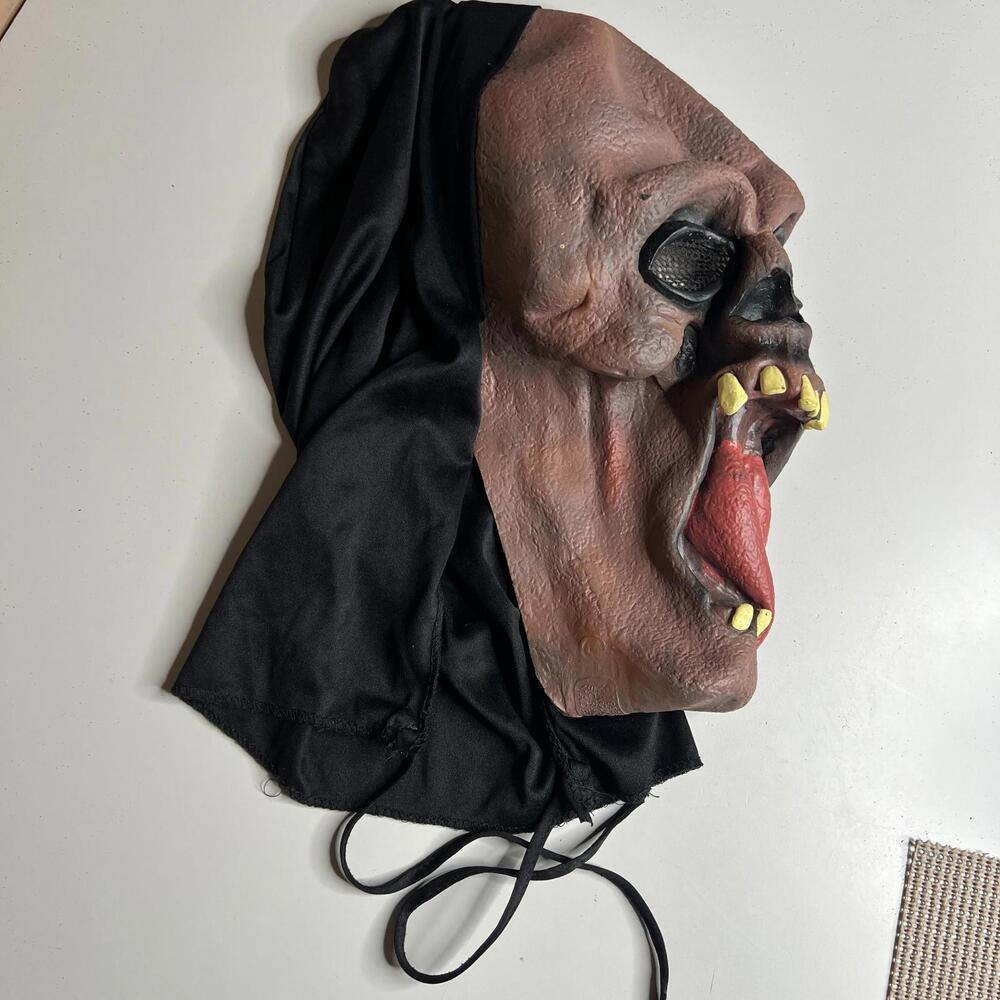 Vintage 1995 Monster Halloween Mask Magic‎ Group Paper Magic Creepy Latex